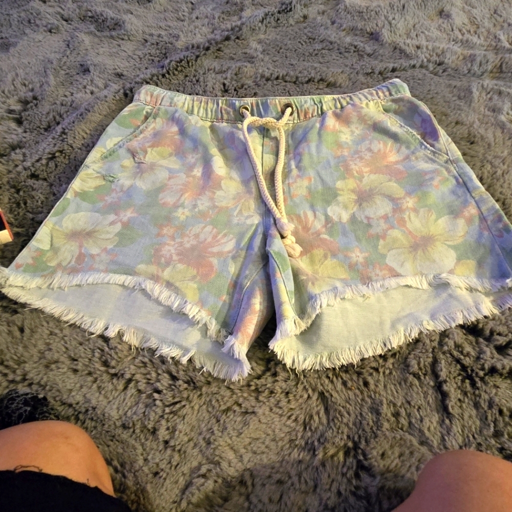 Aerie High Waist Floral Women's Shorts - Pastel Blue and Pink